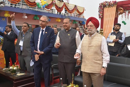 Petroleum Minister Hardeep Puri inaugurates floating re-fueling CNG station for boats at Ravidas Ghat