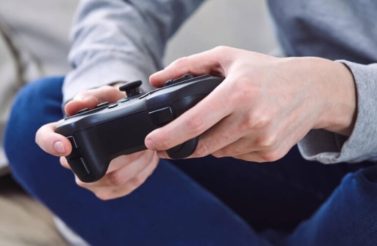 Enhance Your Mobile Gaming Experience with the Best Mobile Gaming Controllers